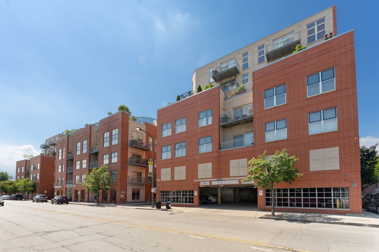 Property Photo:  1236 Chicago Avenue 403  IL 60202 