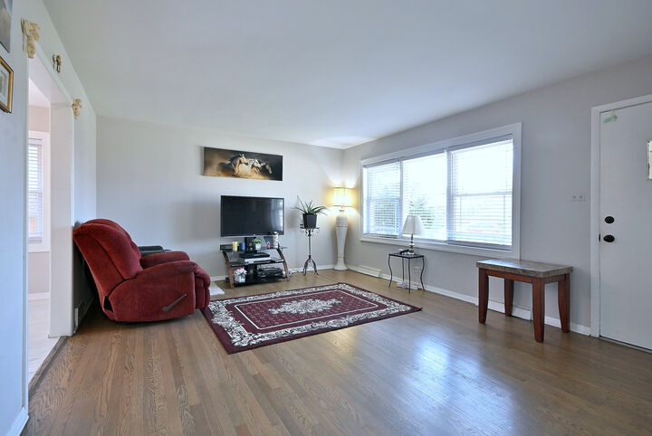Property Photo:  341 Iroquois Road  IL 60162 