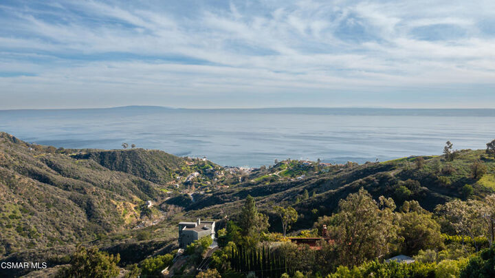 Property Photo:  21801 Castlewood Drive  CA 90265 