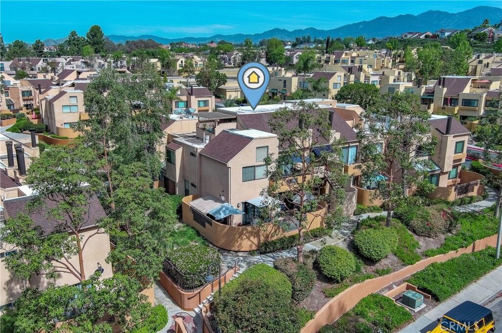 Property Photo:  25671 Le Parc 8  CA 92630 