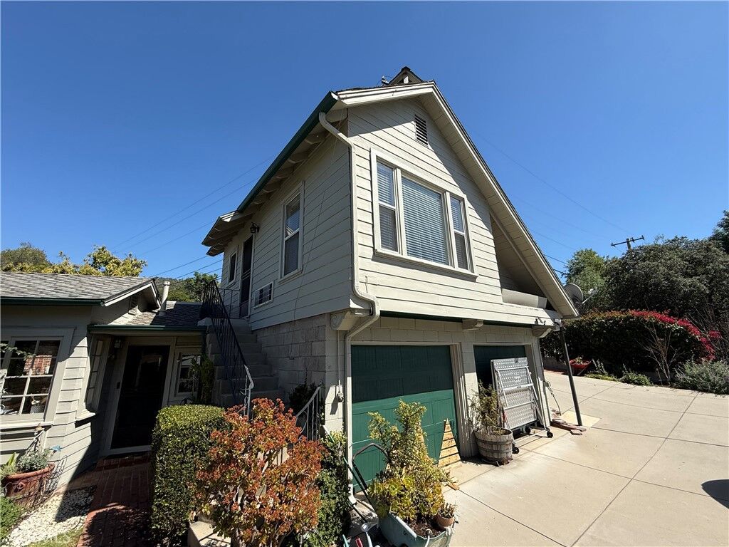 Property Photo:  940 Norumbega Drive  CA 91016 
