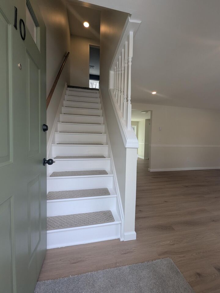 Property Photo: 10 Everett Court 10 ME 04092