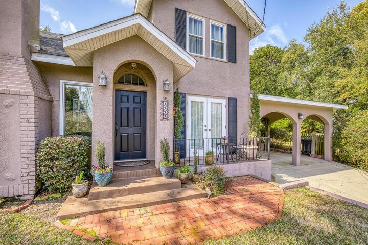 Property Photo: 1723 Yates Avenue FL 32503