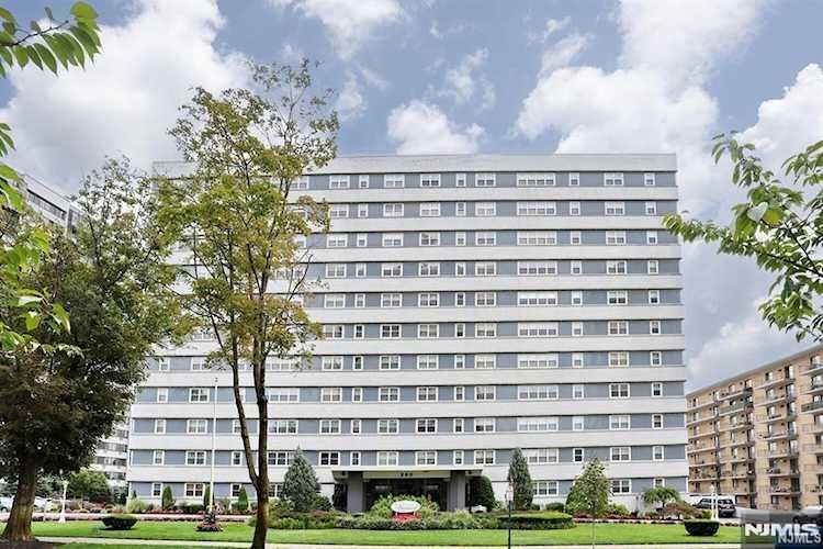 Property Photo:  280 Prospect Avenue 5D  NJ 07601 