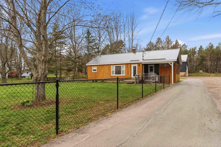 Property Photo: 31 Pleasant Street NS B0P 1R0