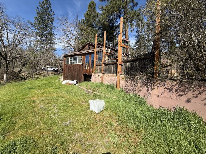 Property Photo: 7422 Rogue River Drive OR 97539