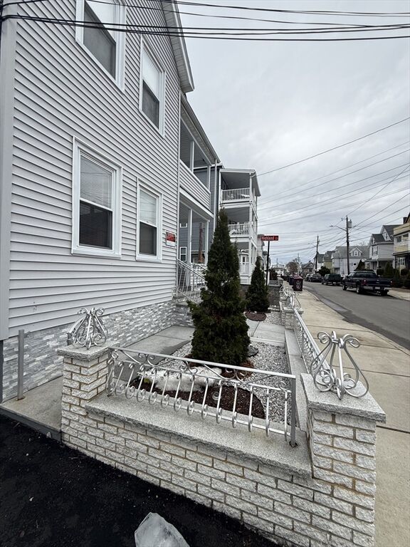 Property Photo:  35 Highland Ave 1  MA 02149 