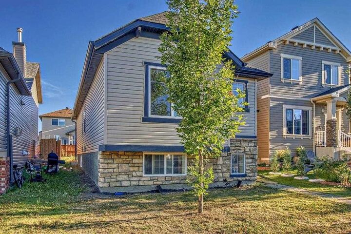 Photo de la propriété:  211 Saddlebrook Way NE  AB T3J 0B5 