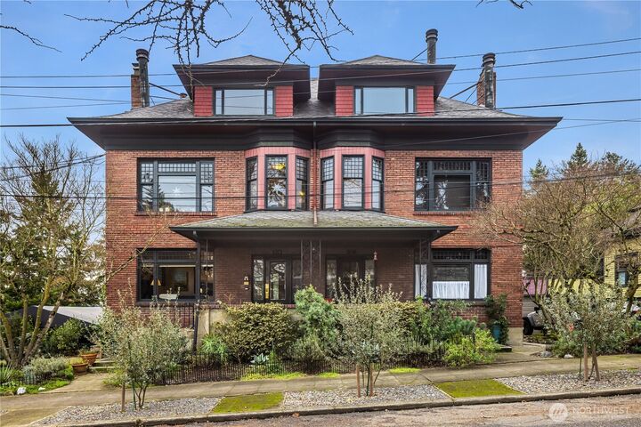 Property Photo: 904 E Miller Street 2 WA 98102