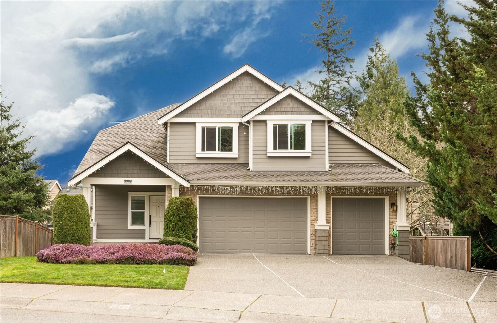 Property Photo: 9968 184th Avenue NE WA 98052