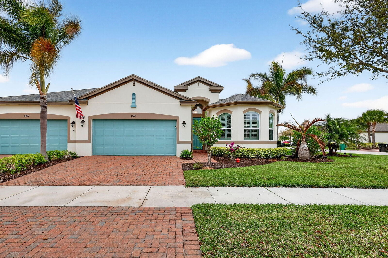 Property Photo:  11021 Sunrise Lake Drive  FL 34987 