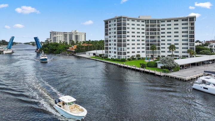 Property Photo: 86 Macfarlane Drive 4D FL 33483