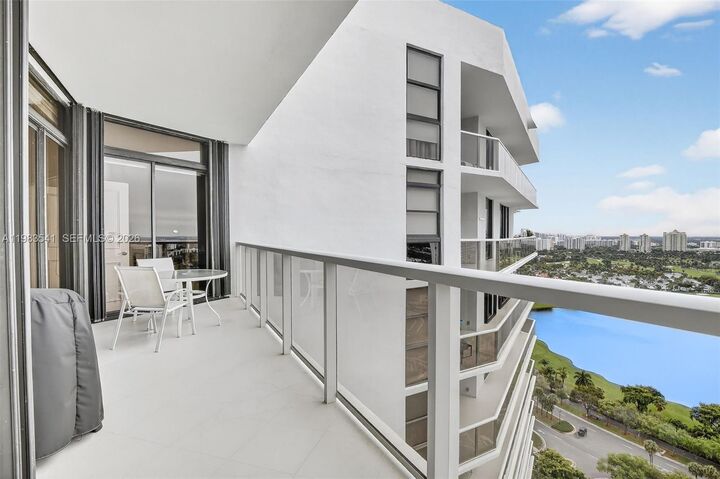 Property Photo:  20281 E Country Club Dr Ts 5  FL 33180 