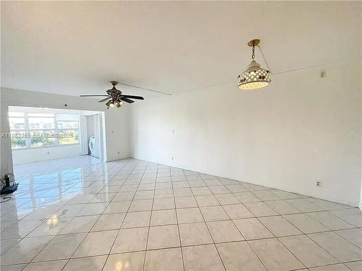 Property Photo:  9370 SW 8th St 423  FL 33428 