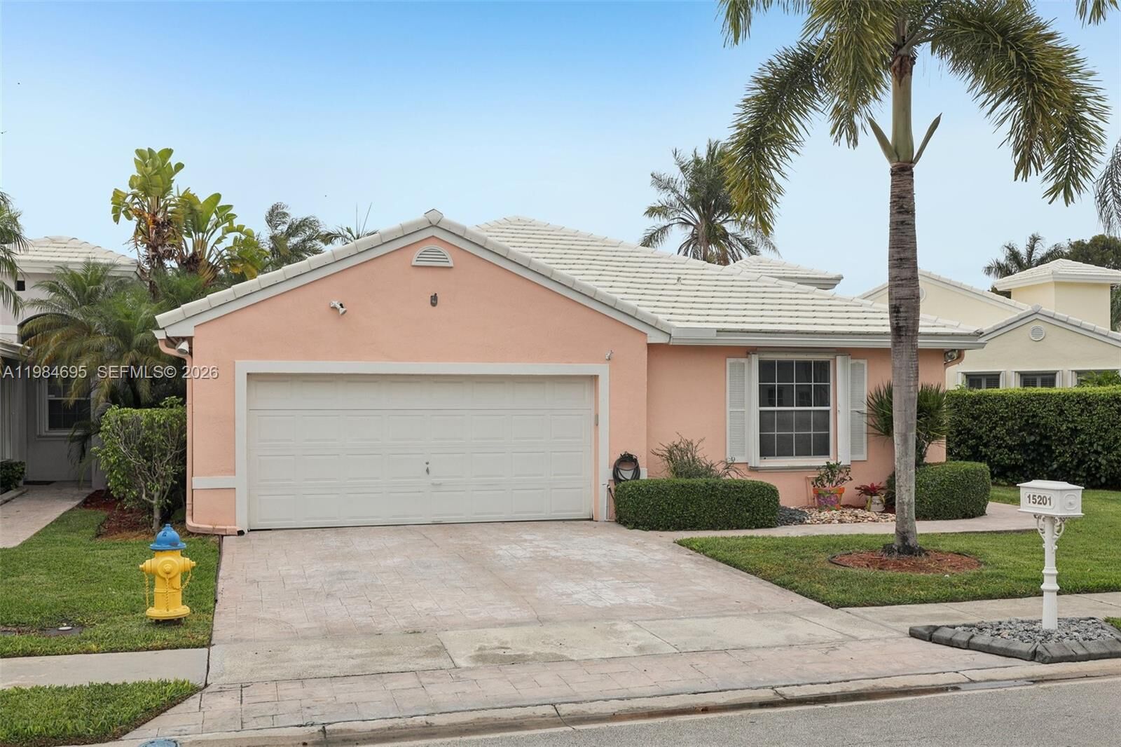 Property Photo: 15201 S Wilshire Cir S FL 33027