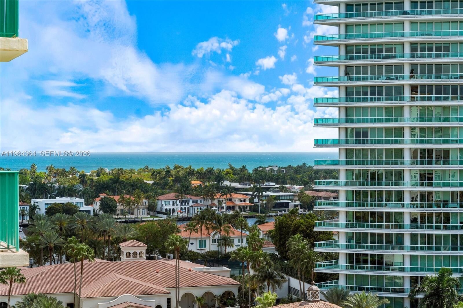 Property Photo: 20000 E Country Club Dr 1109 FL 33180