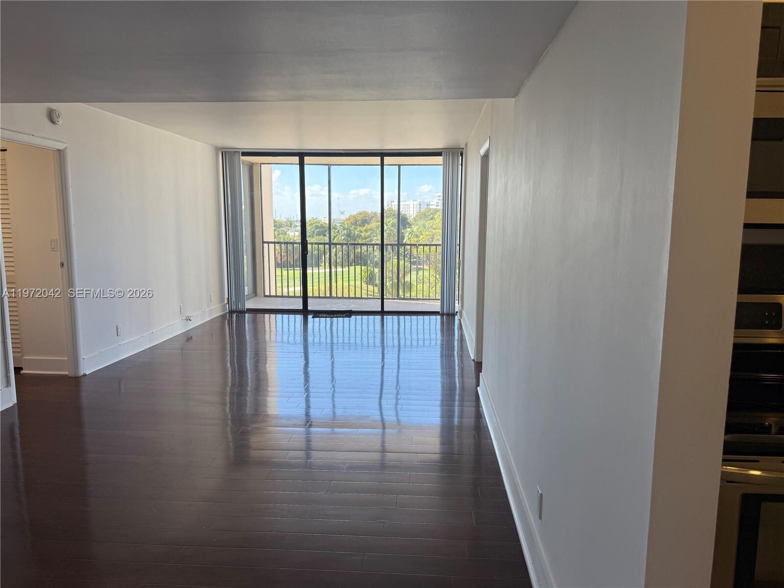 Property Photo: 20335 W Country Club Dr 502 FL 33180