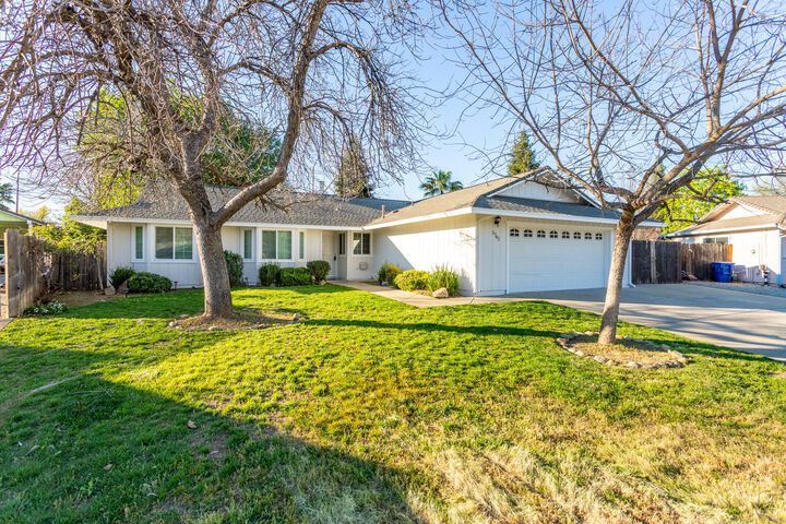 Property Photo:  5782 Old Barn Way  CA 96001 