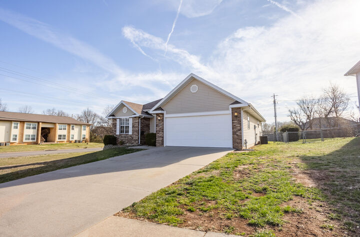 Property Photo:  580 N Lynette Avenue  MO 65738 