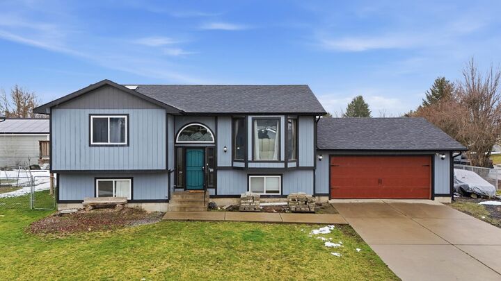 Property Photo:  25421 E Joseph Ave  WA 99025 