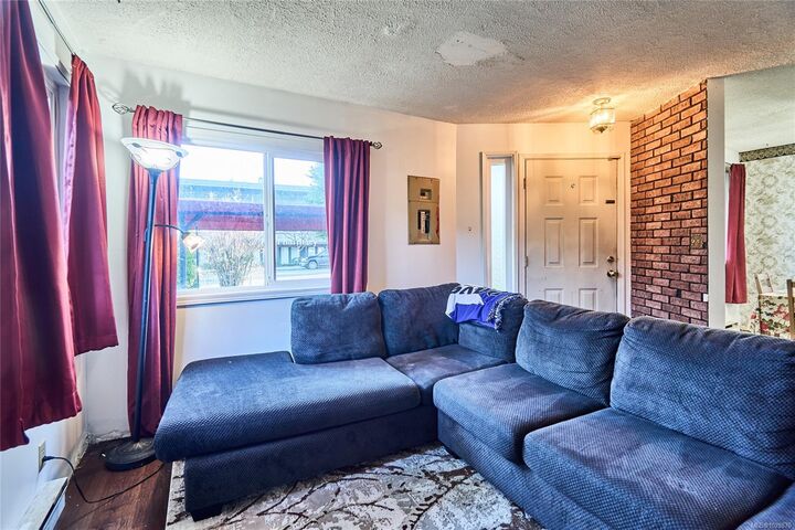 Property Photo: 1445 Waddington Rd BC V9S 4W1