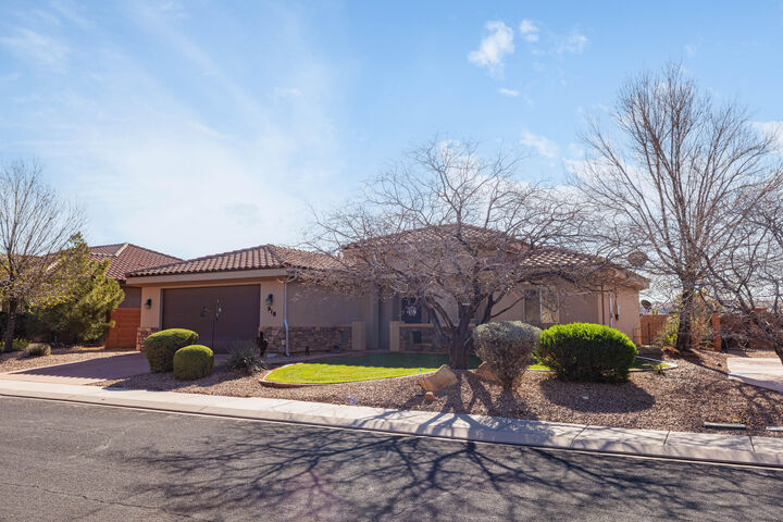 Property Photo:  918 N Ocotillo Dr  UT 84780 