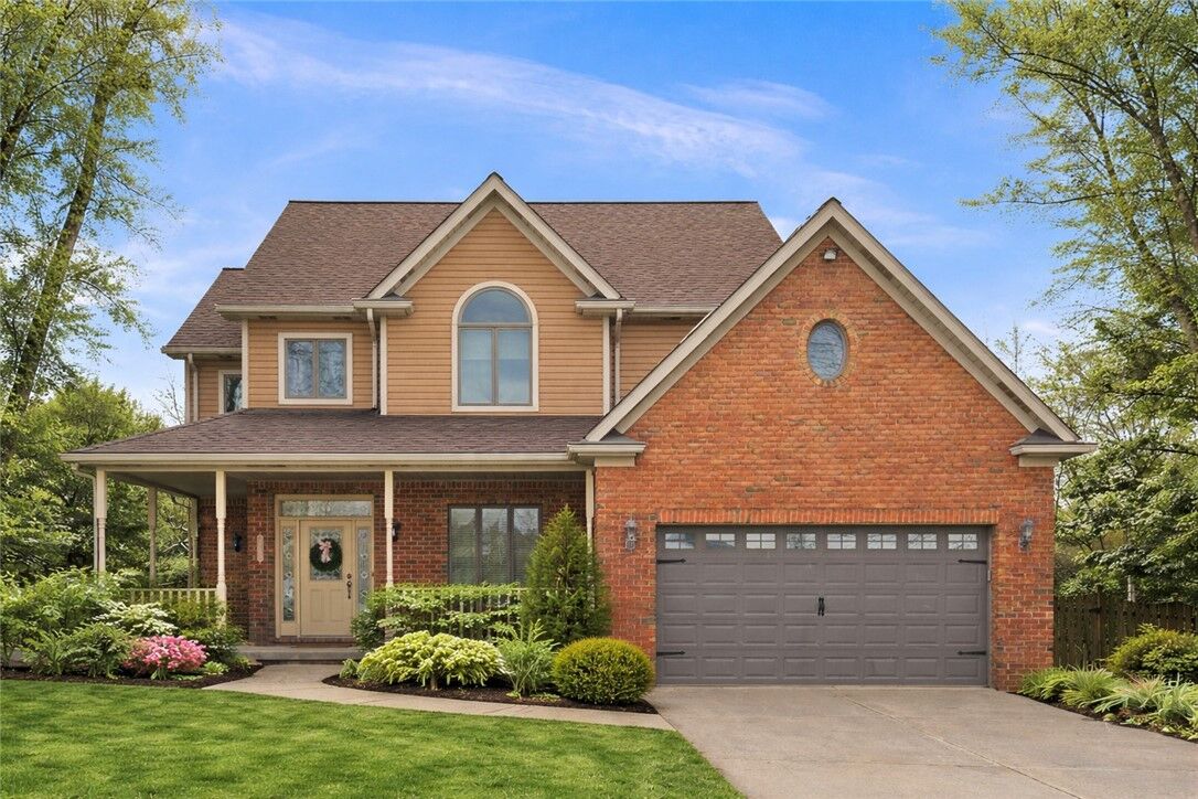 Property Photo:  3110 Algonquin Trl  PA 15068 