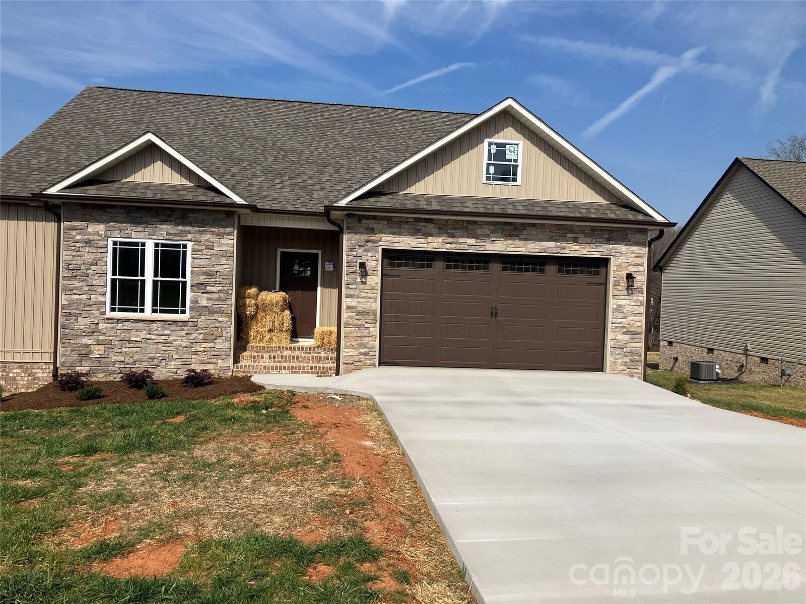Property Photo:  4952 Southview Drive  NC 28602 