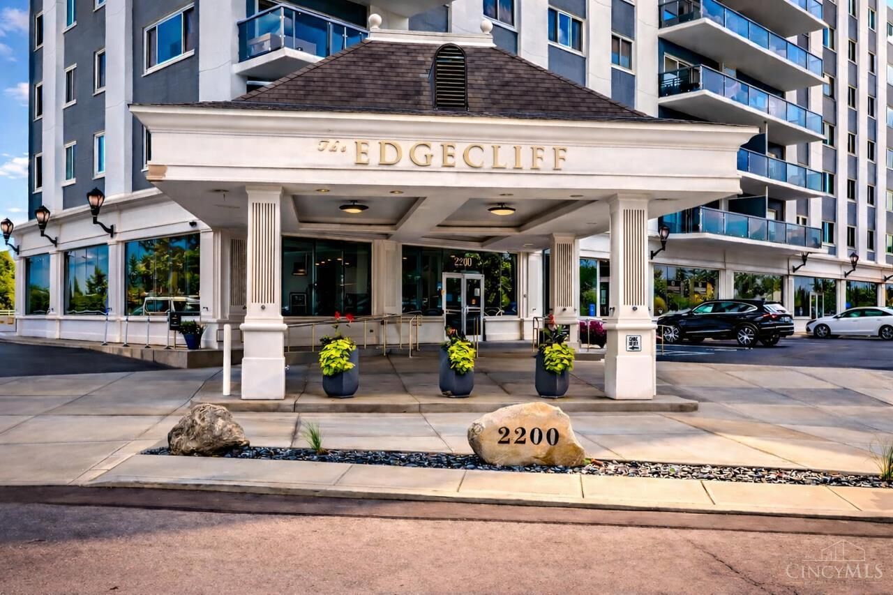 Property Photo:  2200 Victory Parkway  OH 45206 