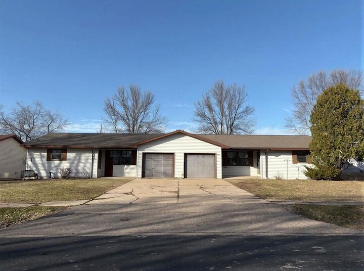 Property Photo:  1811-1813 East Emerald Street  WI 54449 