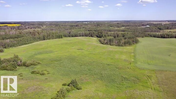 Property Photo:  22440 Twp Rd 502  AB T0B 3M1 