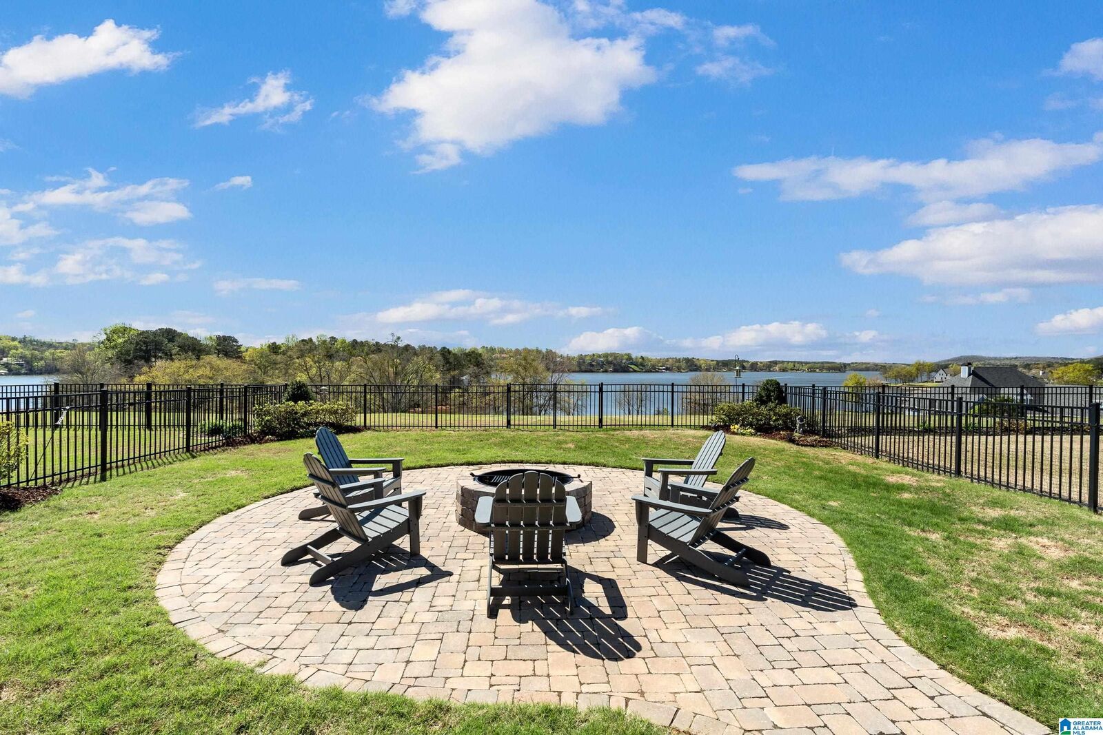 Property Photo: 16 Red Camellia Court AL 35128