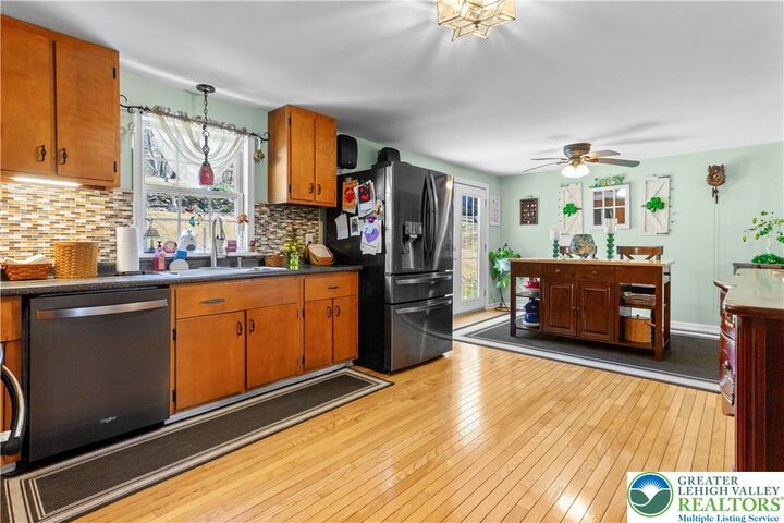 Property Photo:  1495 Morgan Hill Road  PA 18042 