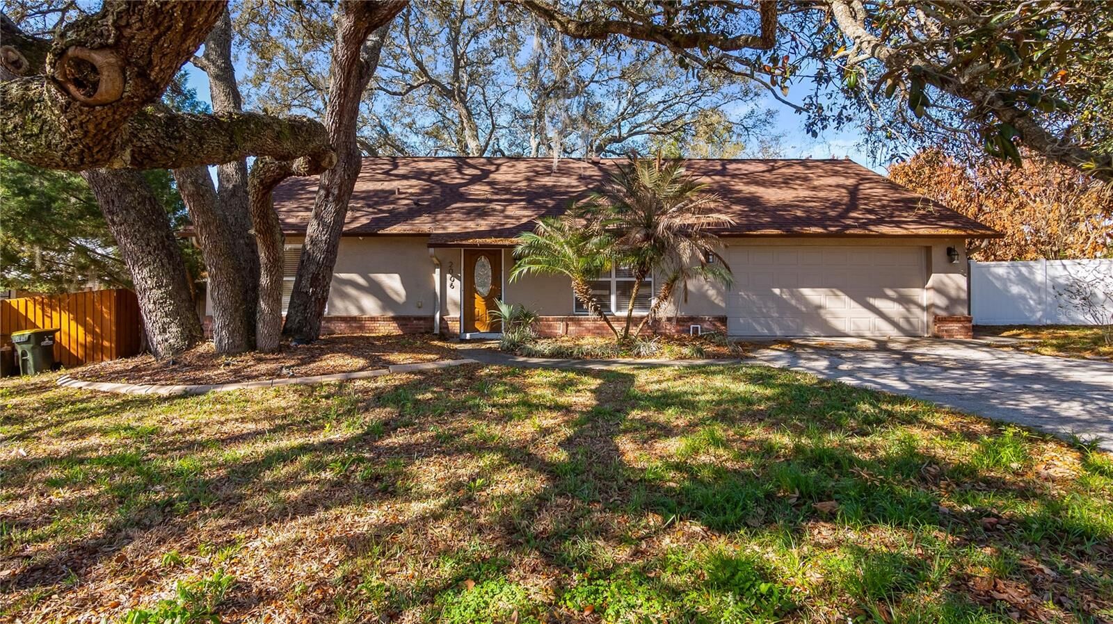 Property Photo: 2006 The Crescent FL 34711