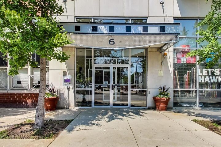 Property Photo:  6 S Laflin Street 822  IL 60607 