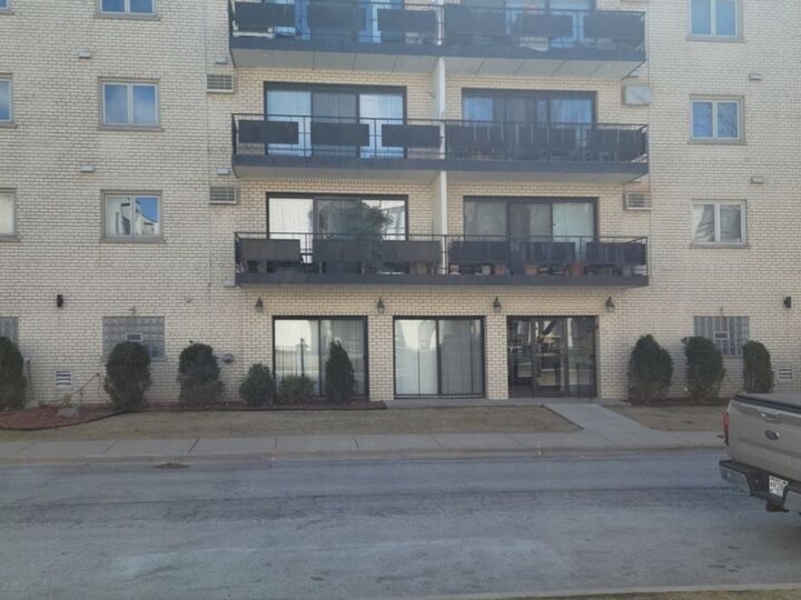 Property Photo:  8035 Oconnor Drive 2E  IL 60171 