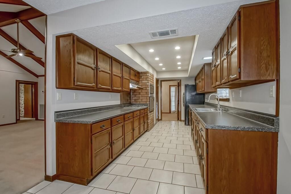 Property Photo:  5404 Shamrops Drive  LA 70065 