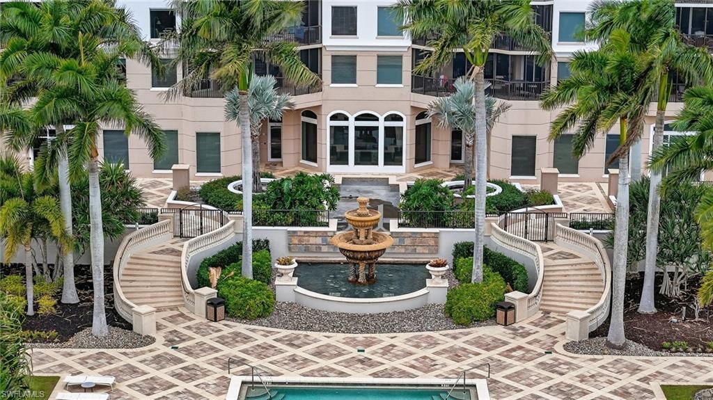 Property Photo: 1060 Borghese Ln 702 FL 34114