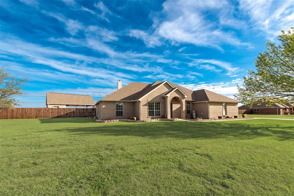 Property Photo:  103 Springfield Lane  TX 75165 