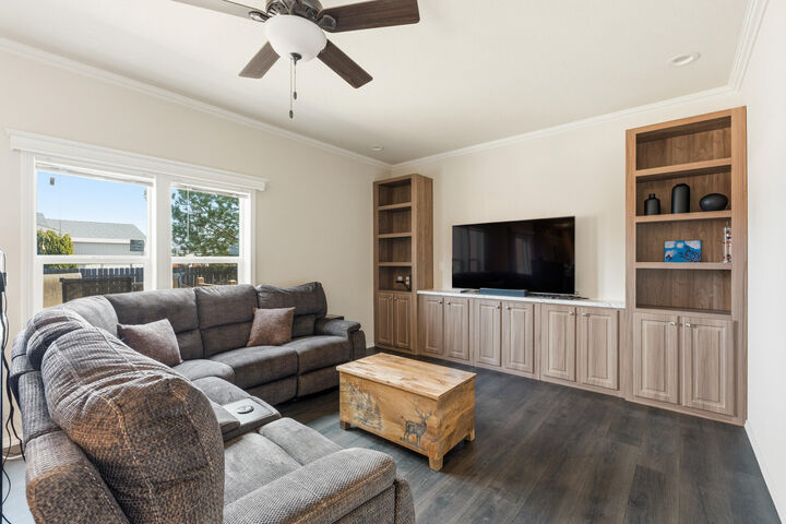 Property Photo: 658 NE Shoshone Drive OR 97756