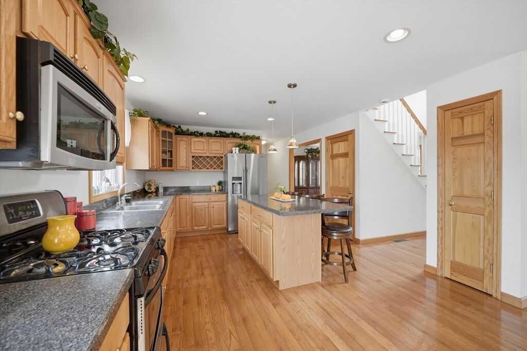Property Photo:  138 Vineland Ave  MA 01028 