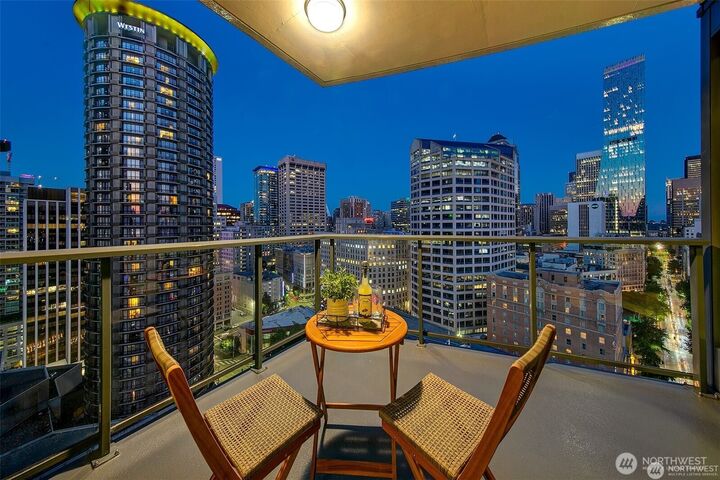 Property Photo:  1920  4th Avenue 1807  WA 98101 