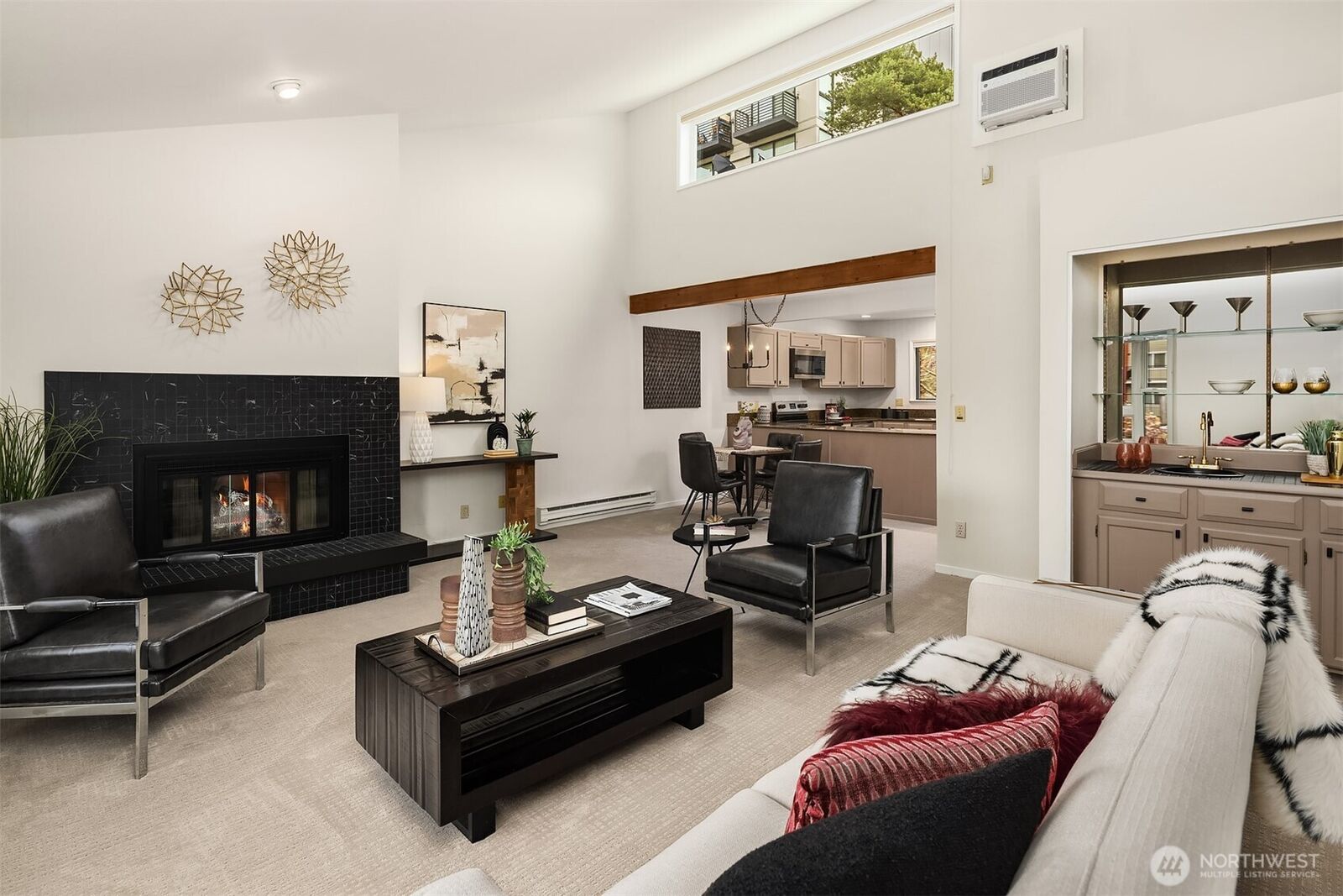 Property Photo: 210 Boylston Avenue E 304 WA 98102