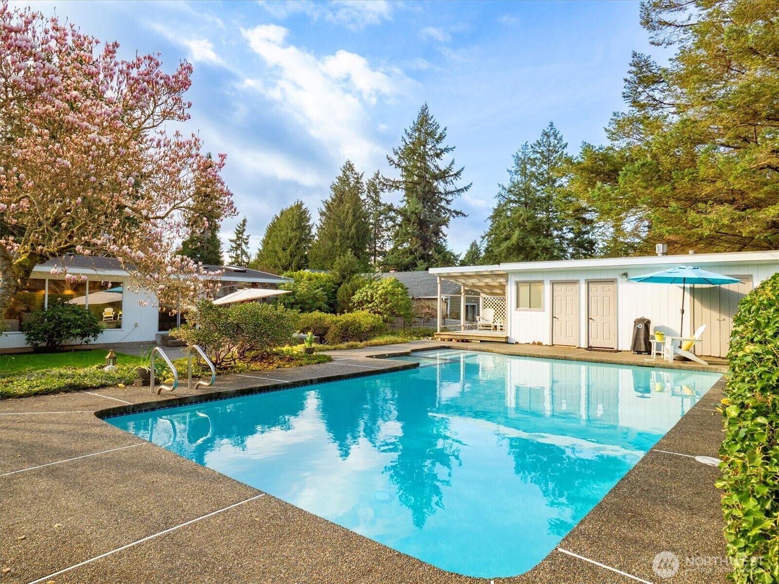 Property Photo:  13744  Ashworth Avenue N  WA 98133 