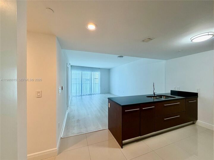 Property Photo:  475 Brickell Ave 1711  FL 33131 