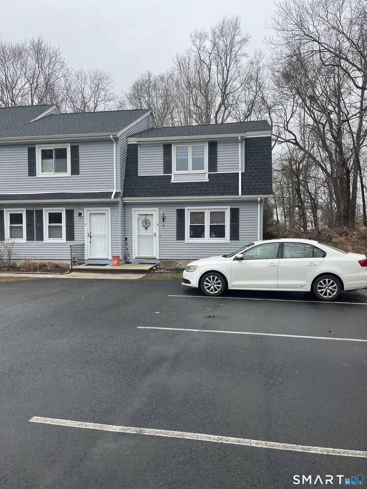 Property Photo:  161 Cosey Beach Road Apt 8  CT 06512 