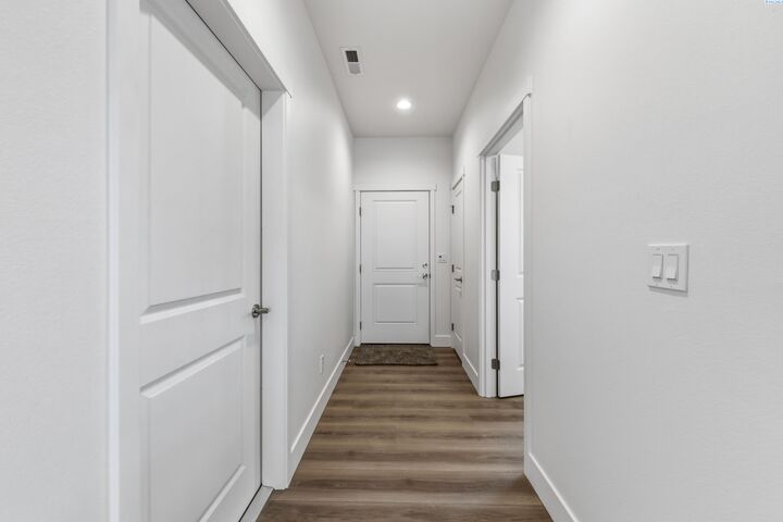 Property Photo:  286 Dewberry Pl  WA 99336 