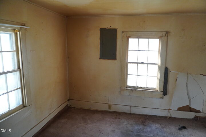 Property Photo:  216 Nassau Street  NC 27596 