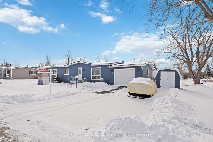 Property Photo:  33 Vista Drive  ON K9V 0H7 