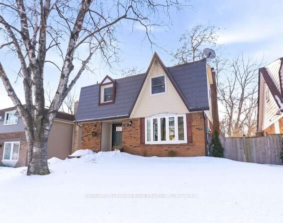 Property Photo:  486 Crestwood Drive  ON L1G 2R5 